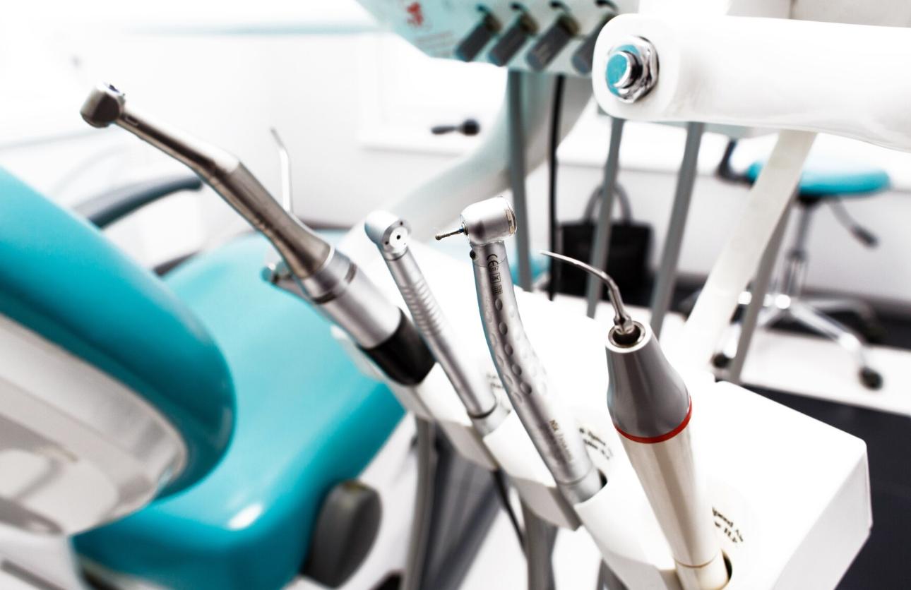 Jakie cechy powinno mieć oprogramowanie stomatologiczne dla dużej kliniki?